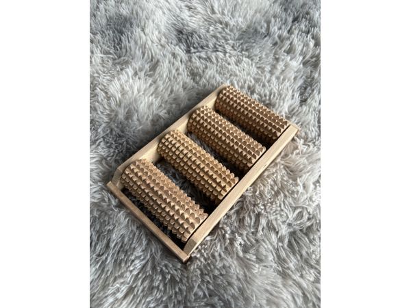 Дерев'яний масажер для ніг на 4 валика 22х12