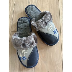 Жіночі зимові капці з хутром шкіряні домашні теплі тапочки з вишивкою 36 37 38 39 39