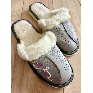 Жіночі зимові капці з хутром шкіряні домашні теплі тапочки з вишивкою 36 37 37