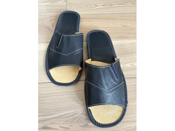 Домашні чоловічі шкіряні капці