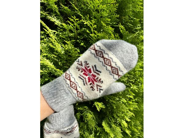 Рукавички з овечої вовни орнамент