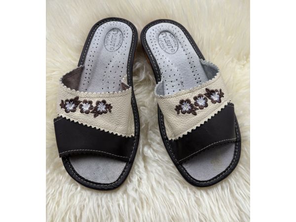 Домашні шкіряні жіночі капці 37 розмір уцінка виробничий брак устілки