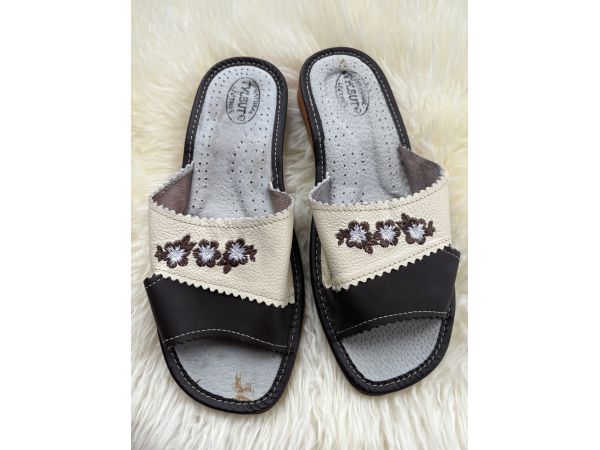 Домашні капці жіночі із шкіри