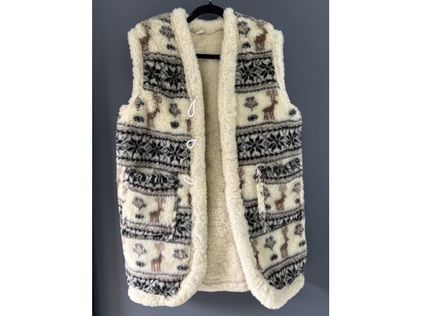 Жилет з овечої вовни олені довгий, Жилетка із овечої шерсті, безрукавка