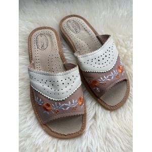 Домашні жіночі шкіряні тапочки 38 розмір уцінка виробничий брак