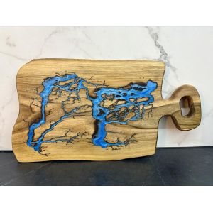 Дерев’яна дошка для нарізання з епоксидною смолою 45х23