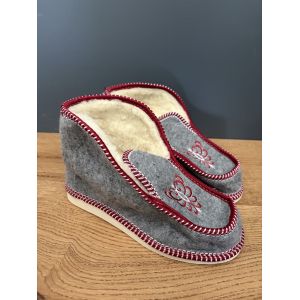 Чуні-капці з овечої шерсті и з войлоку