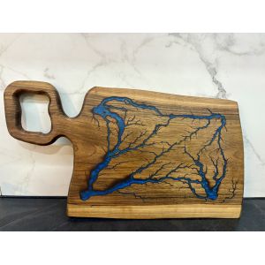 Дерев’яна дошка для нарізання з епоксидною смолою 46х25 см