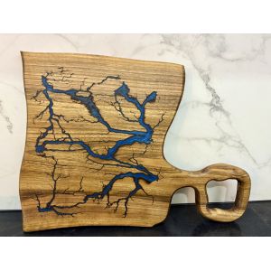 Дерев’яна дошка для нарізання з епоксидною смолою 45х32 см