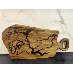 Дерев’яна дошка для нарізання з епоксидною смолою 43х22 см