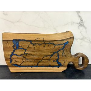 Дерев’яна дошка для нарізання з епоксидною смолою 42х19 см