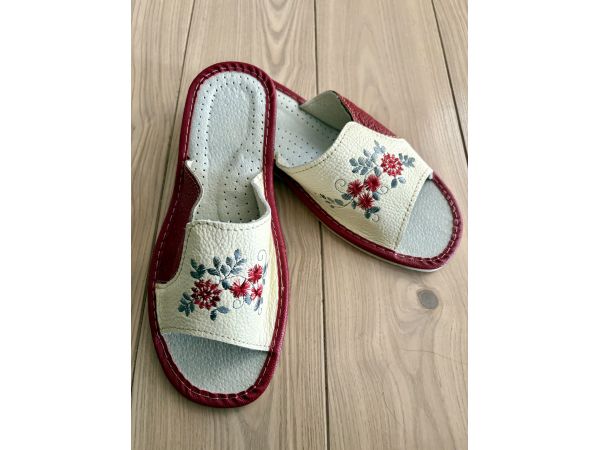 Домашні шкіряні капці жіночі