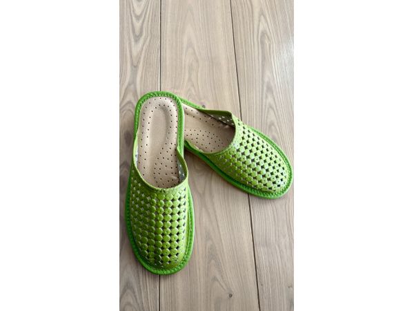 Домашні шкіряні капці жіночі