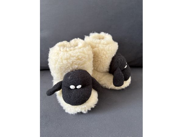 Чуні дитячі 28 розмір уцінка товар з вітрини