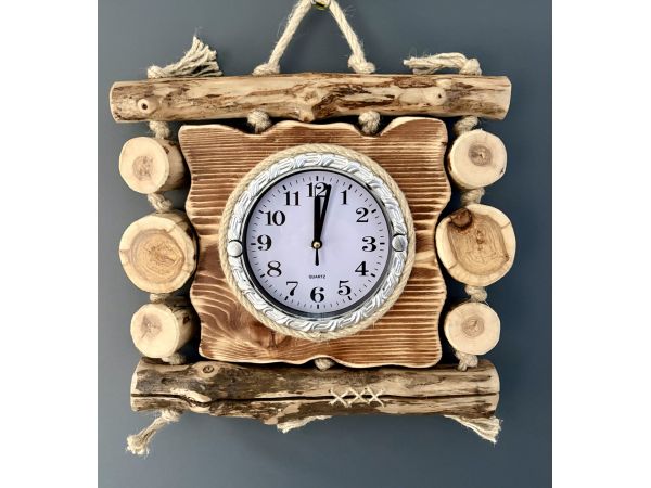 Годинник з дерева ручної роботи 35х32см