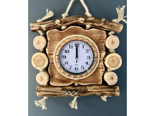Годинник з дерева ручної роботи 35х32 см