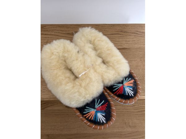 Зимові капці-чуни (закопанки) жіночі теплі домашні хутряні, антиковзка підошва 36 розмір молочне хутро