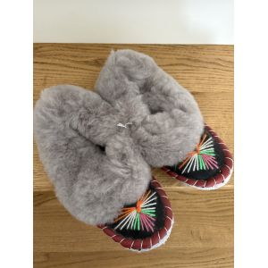 Зимові капці-чуни (закопанки) жіночі теплі домашні хутряні, антиковзка підошва 36 розмір сірий колір хутро чорна основа